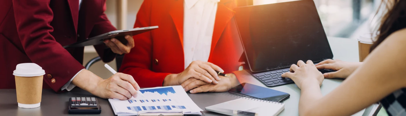 casual-businessman-working-using-mobile-phone-typing-computer-mobile-chat-laptop-contact-us-workplaces-planning-ideas-investors-internet-searching-ideas-connecting-people